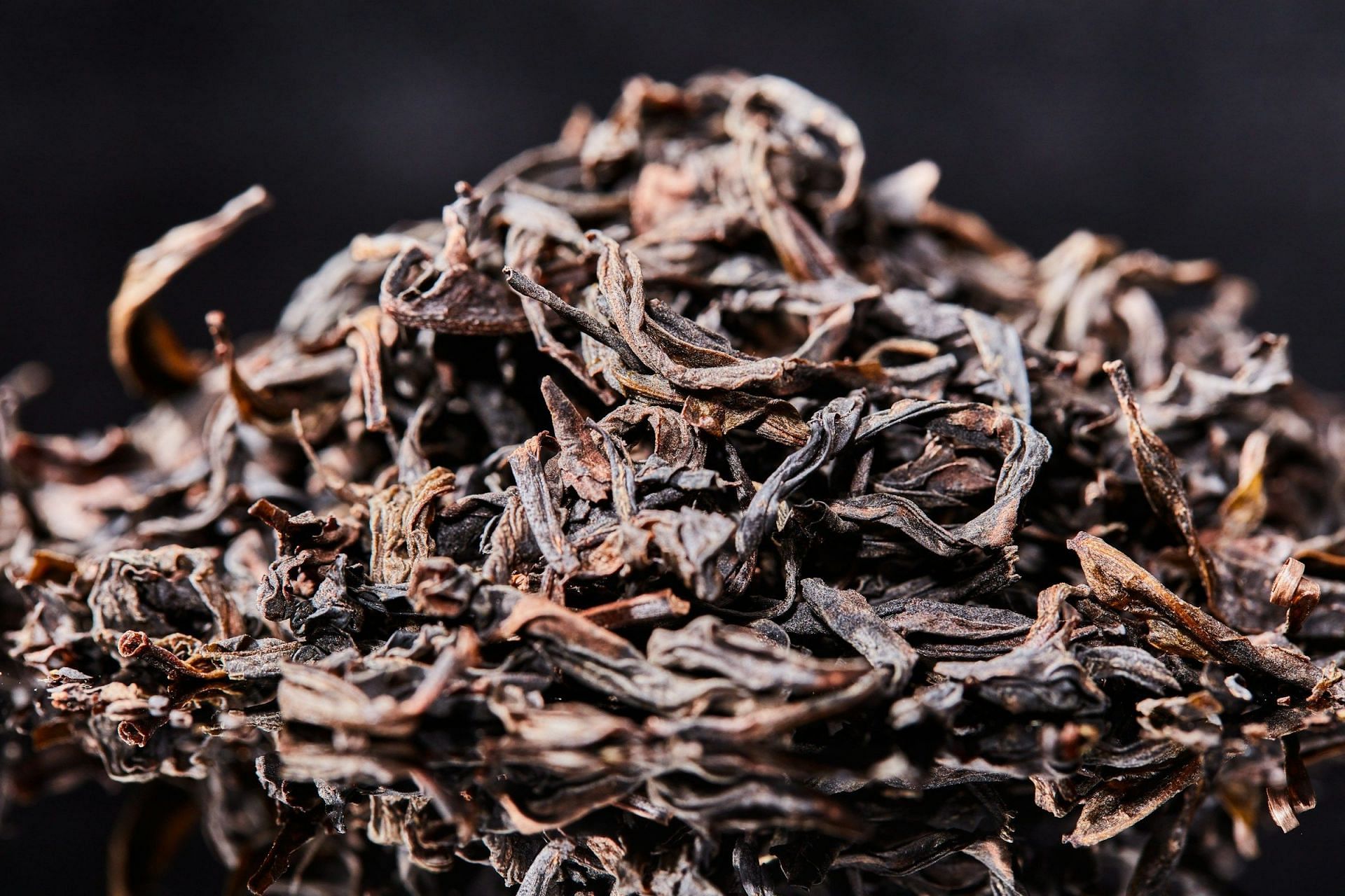 Quit chewing tobacco (Image via Unsplash/Dayou Lu)